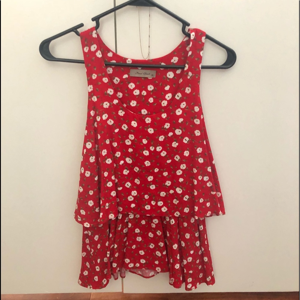 Red flower tank